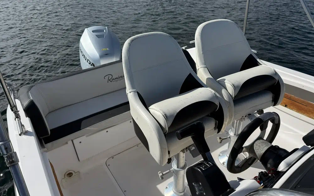 slider 4 Ranieri Voyager 21 S