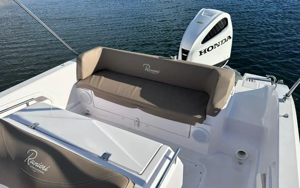 slider 4 Ranieri Voyager 23 S