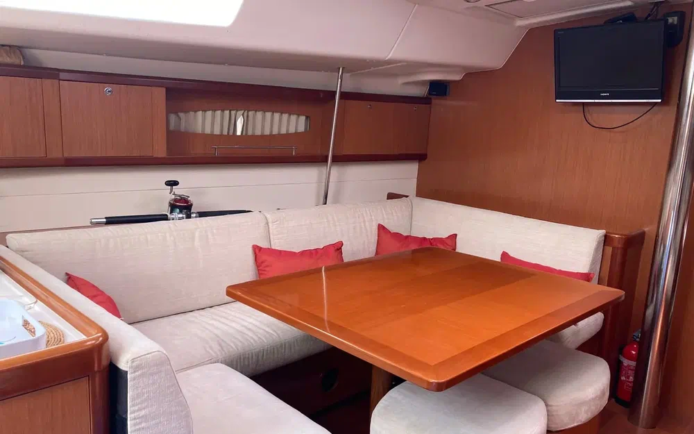 slider 1 Beneteau Oceanis 50