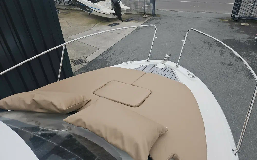 slider 1 Jeanneau Merry Fisher 645