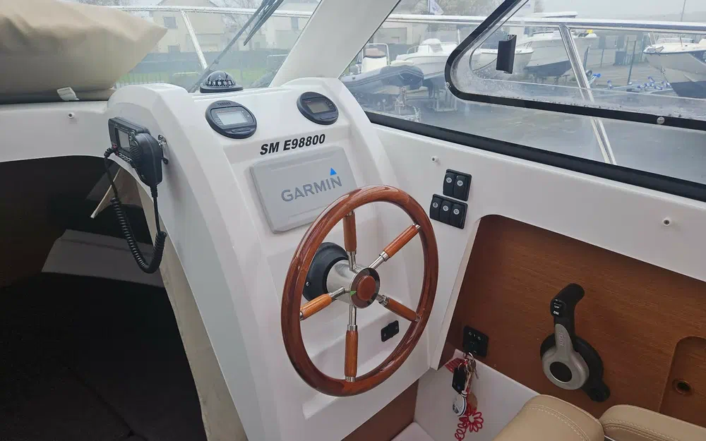 slider 3 Jeanneau Merry Fisher 645