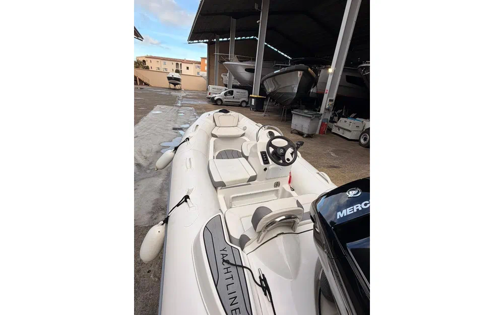 slider 1 Zodiac Yachtline 400 DL