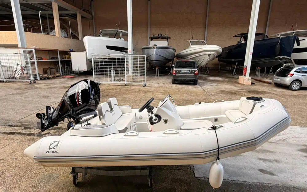 slider 3 Zodiac Yachtline 400 DL