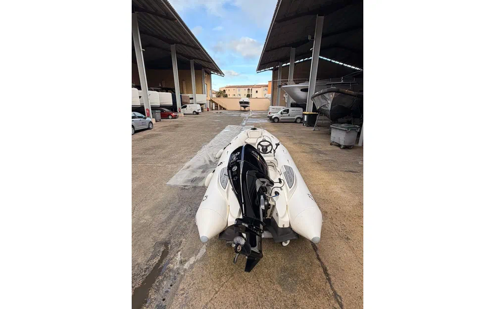 slider 4 Zodiac Yachtline 400 DL