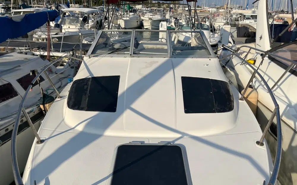 slider 1 Maxum 2355 SCR