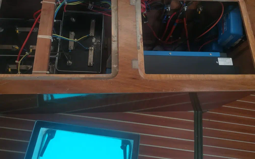 slider 32 Catana 40s