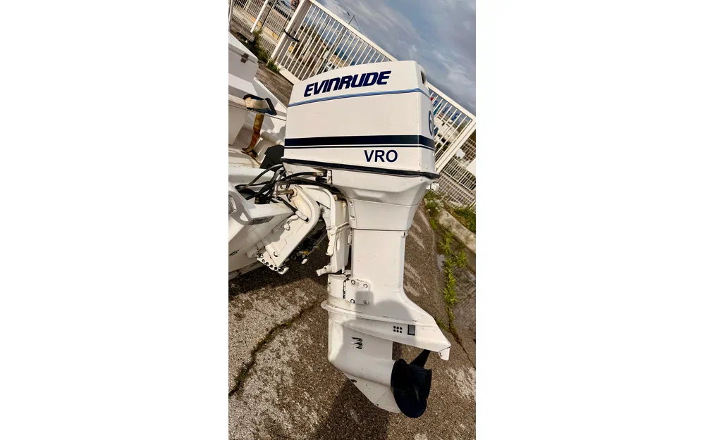 slider 5 Boston Whaler 15 Super Sport
