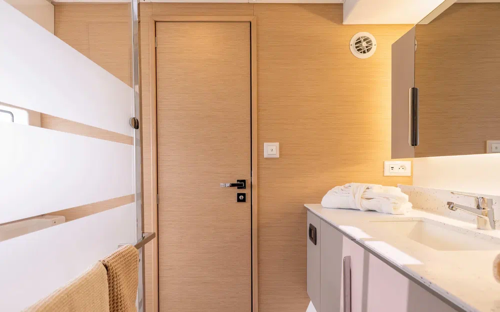 slider 23 Fountaine Pajot FP 41