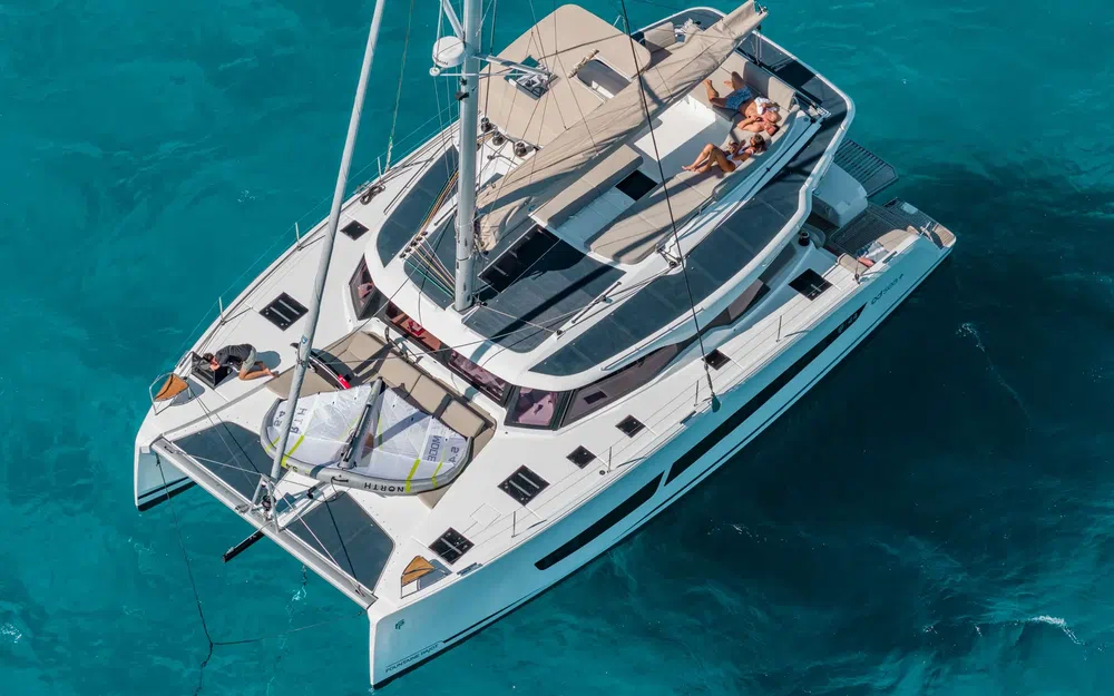 slider 3 Fountaine Pajot FP 44