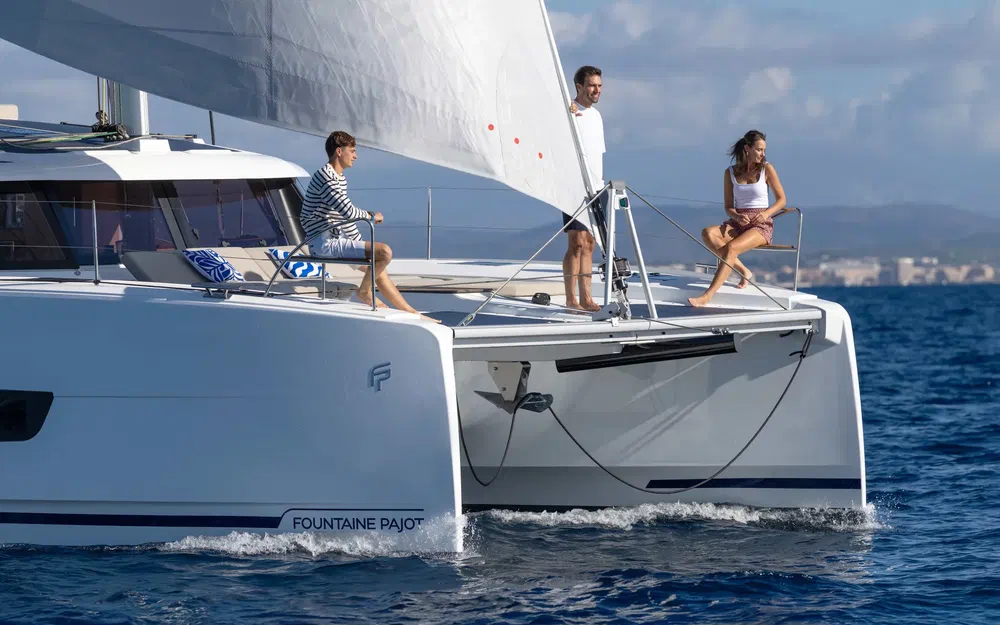 slider 6 Fountaine Pajot FP 44