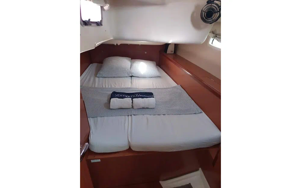 slider 5 Beneteau Oceanis 40