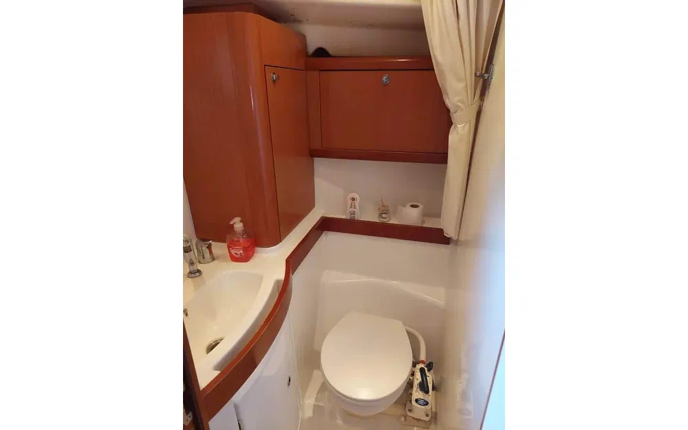 slider 8 Beneteau Oceanis 40