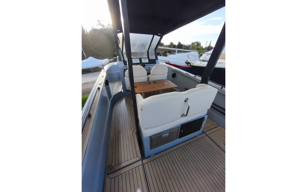 slider 6 Rand Boats Roamer 29