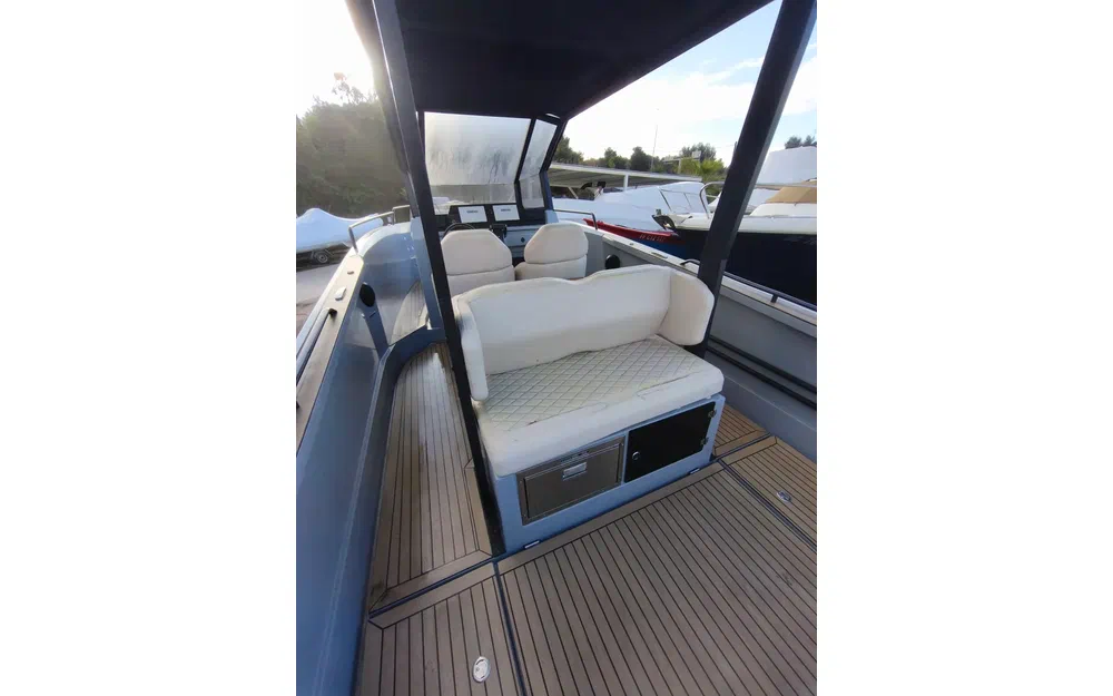 slider 8 Rand Boats Roamer 29