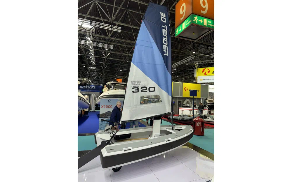 slider 0 3D Tender REEF 350 CARBONE