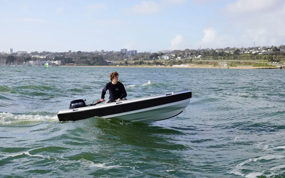 slider 1 3D Tender REEF CARBONE 250