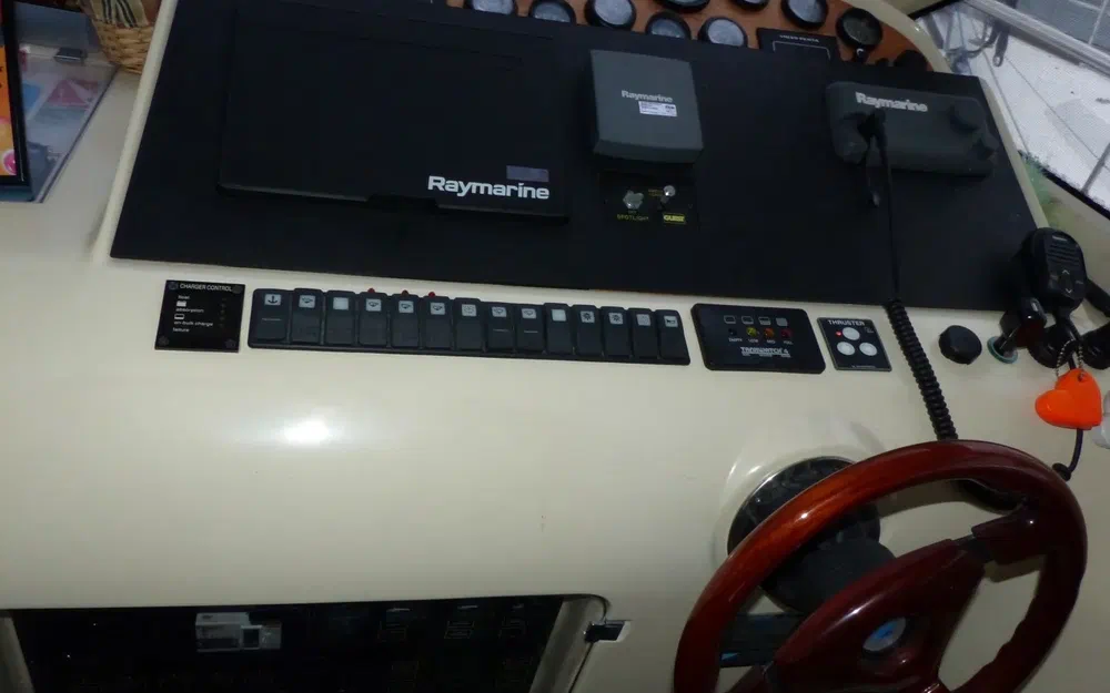 slider 6 Rodman 38 Fly