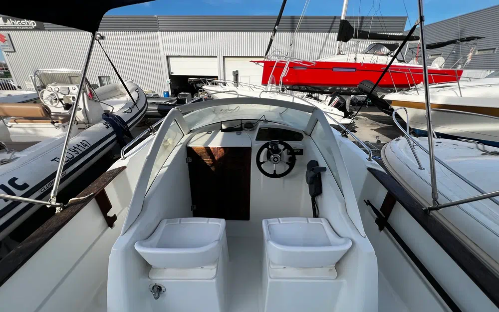 slider 5 Beneteau Ombrine 630