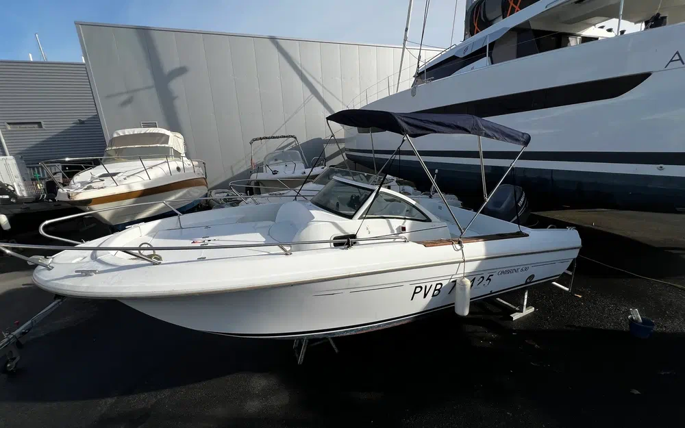 slider 1 Beneteau Ombrine 630