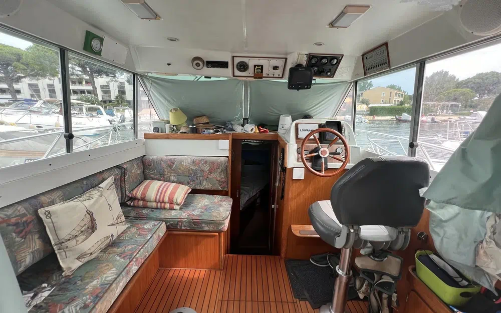 slider 8 Jeanneau Merry Fisher 800