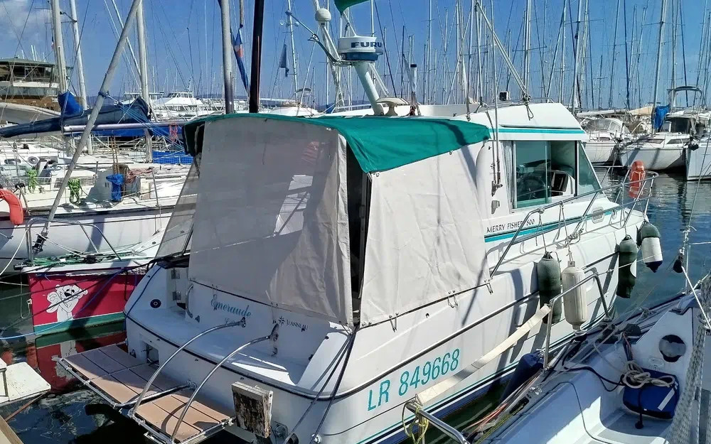 slider 1 Jeanneau Merry Fisher 800