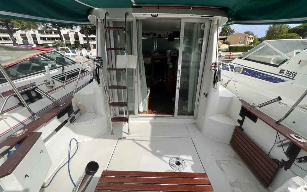 slider 6 Jeanneau Merry Fisher 800