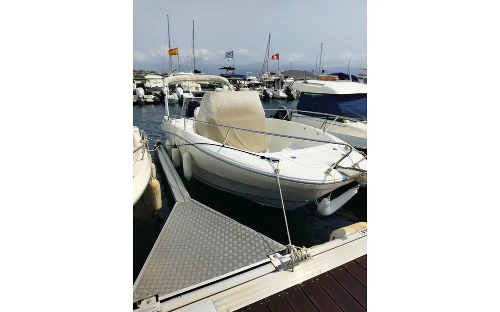 slider 3 Jeanneau Cap Camarat 7.5 CC