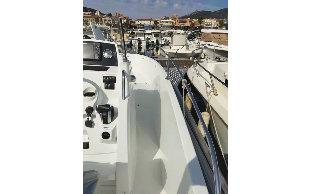 slider 5 Jeanneau Cap Camarat 7.5 CC