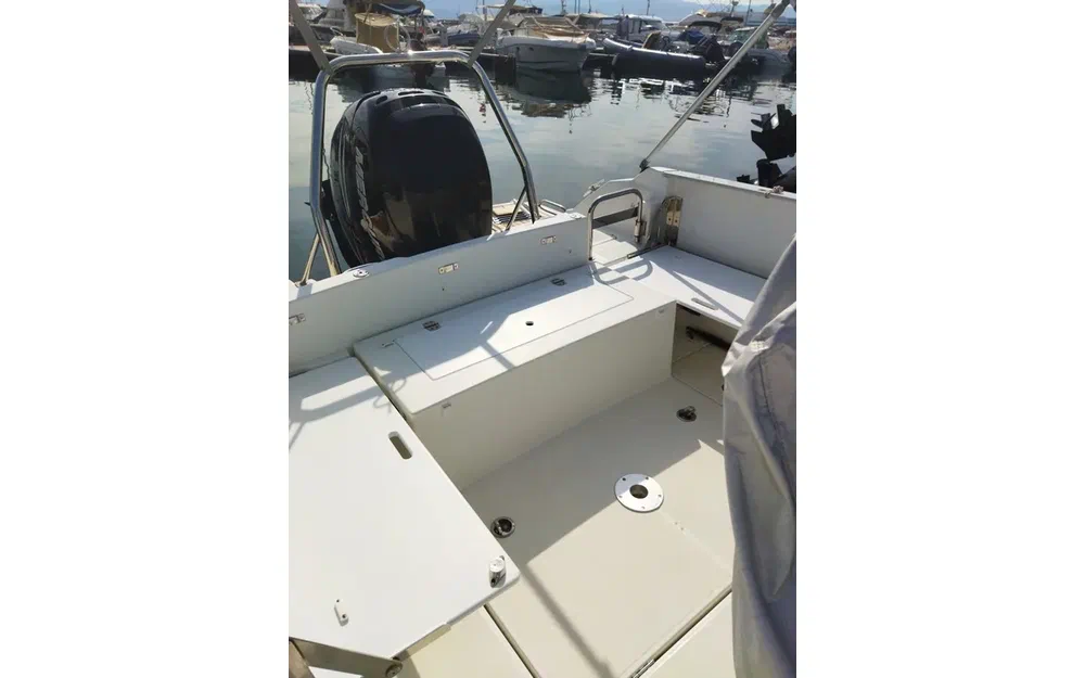 slider 7 Jeanneau Cap Camarat 7.5 CC