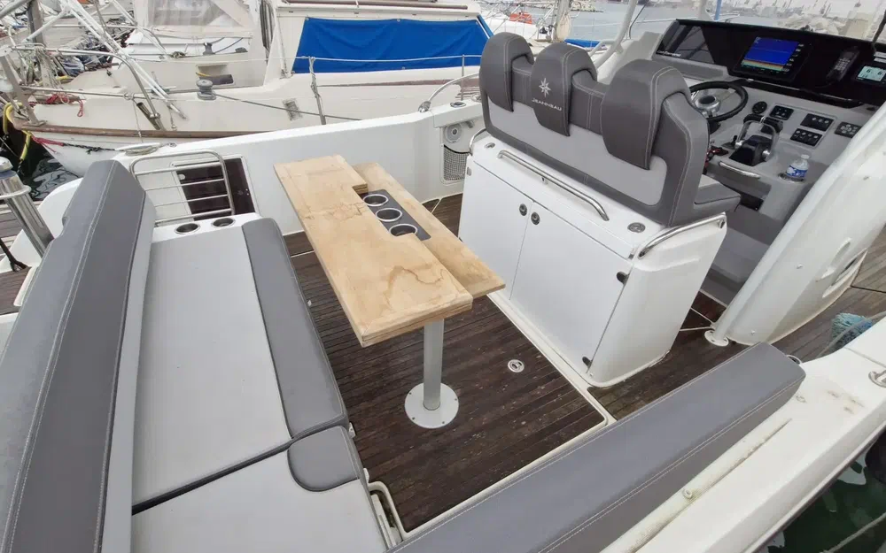 slider 9 Jeanneau Cap Camarat 9.0 CC