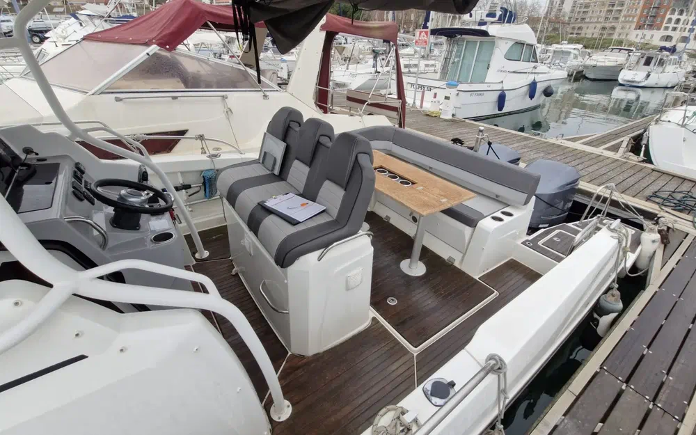 slider 13 Jeanneau Cap Camarat 9.0 CC