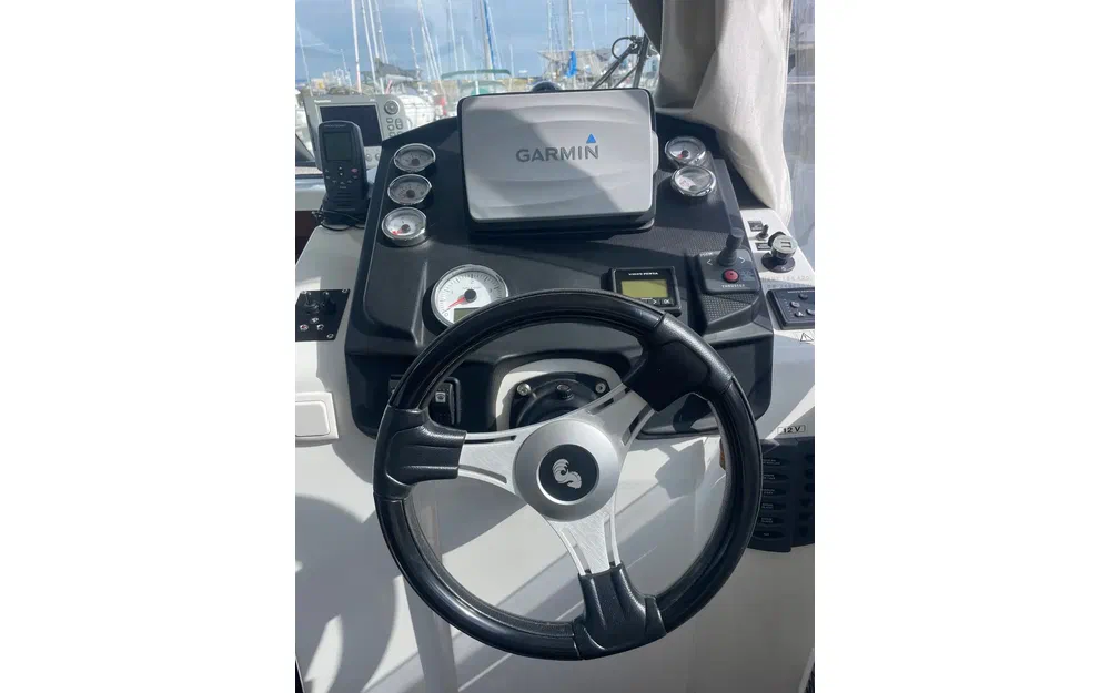 slider 16 Beneteau Antares 30 Fly