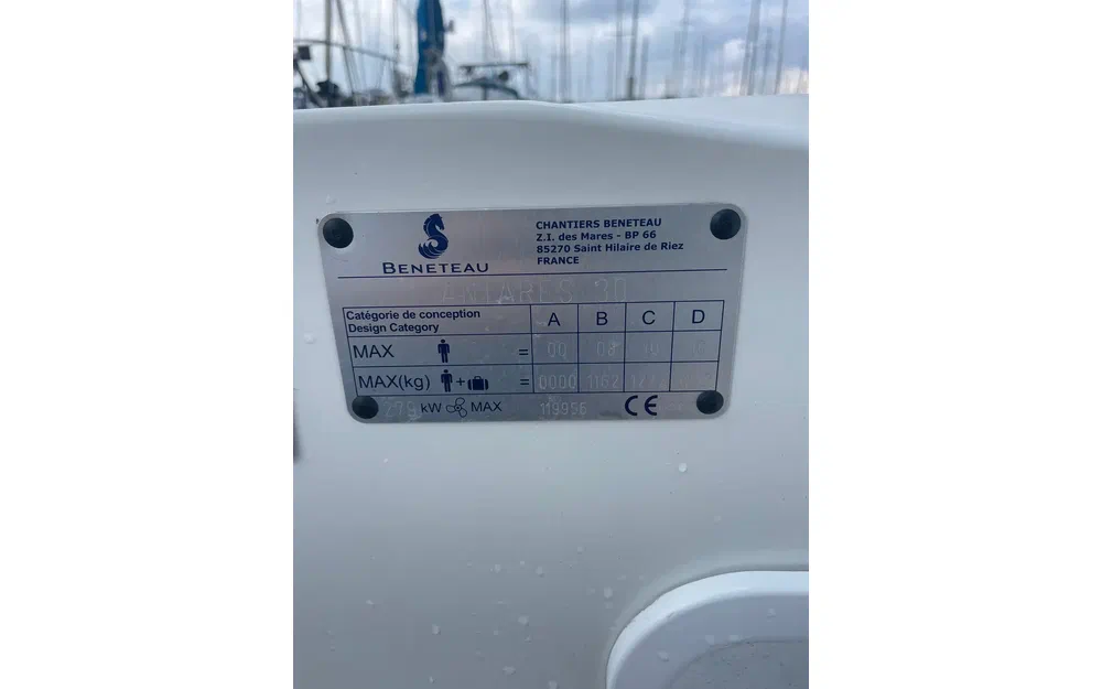 slider 24 Beneteau Antares 30 Fly