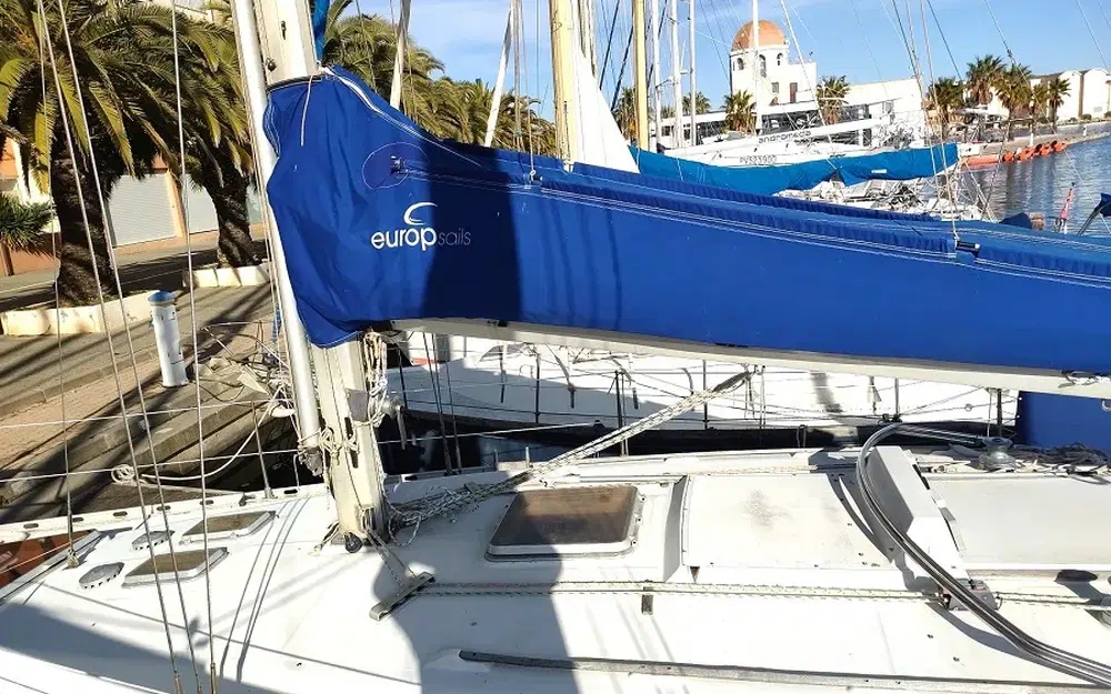 slider 8 Beneteau First 35