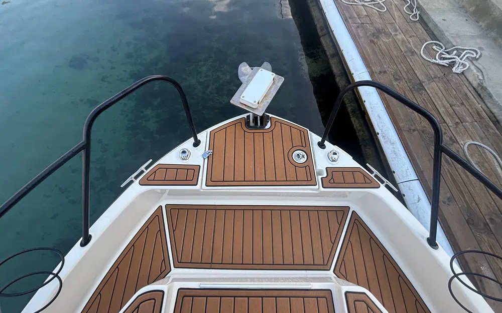 slider 12 Quicksilver Activ 705 Pilothouse