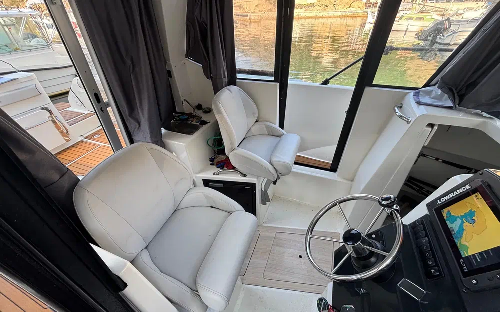 slider 19 Quicksilver Activ 705 Pilothouse