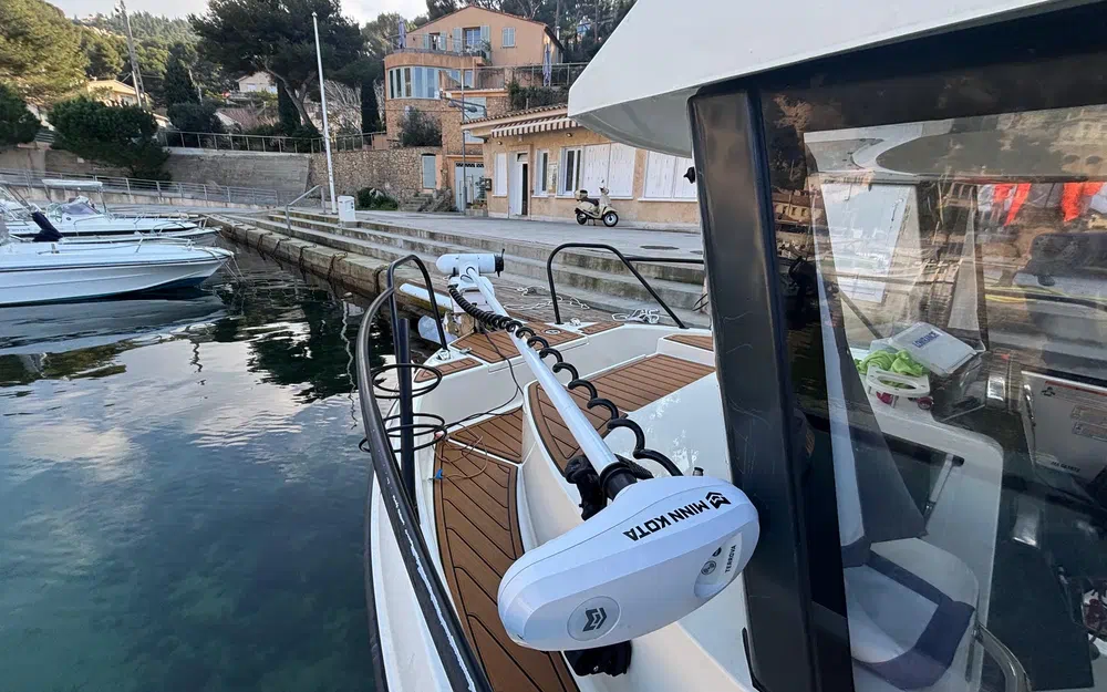 slider 14 Quicksilver Activ 705 Pilothouse