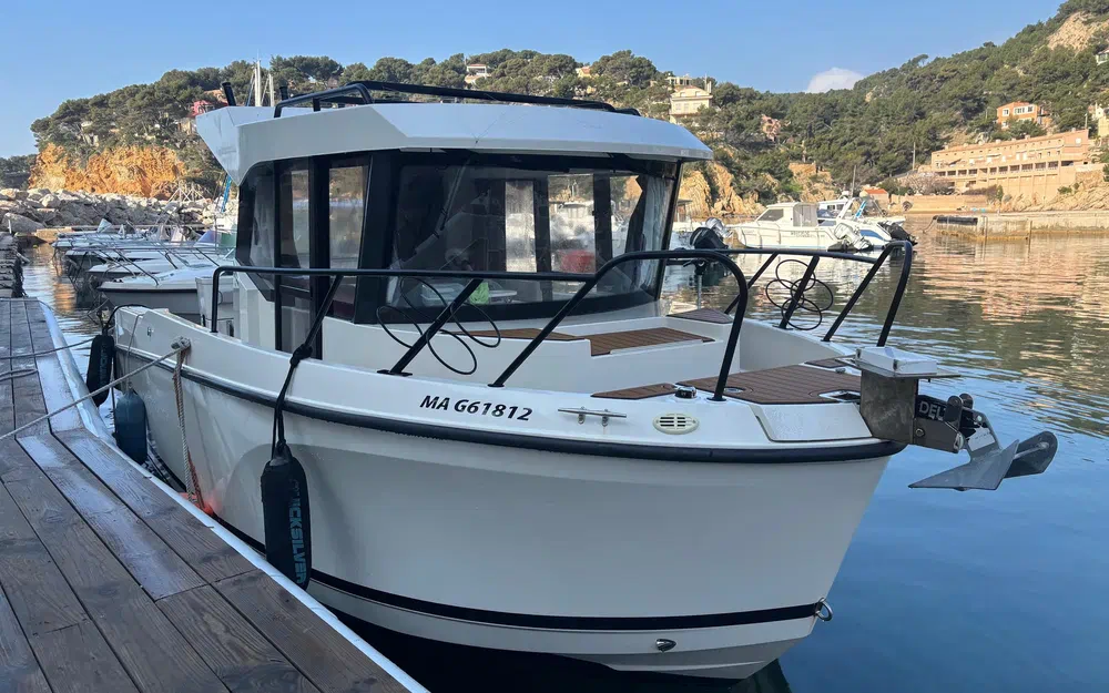 slider 0 Quicksilver Activ 705 Pilothouse
