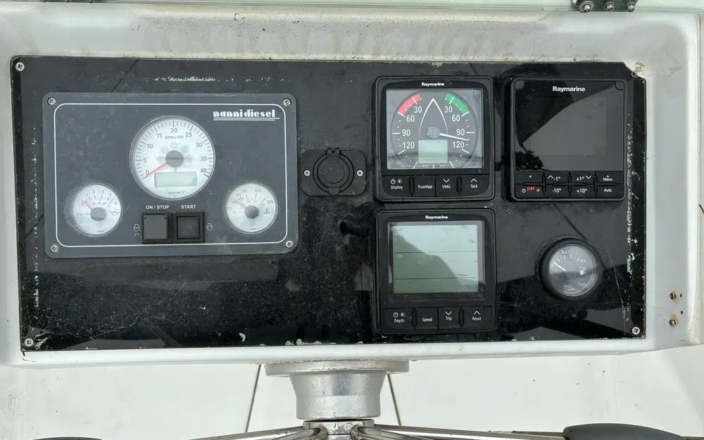 slider 6 Beneteau Oceanis 411