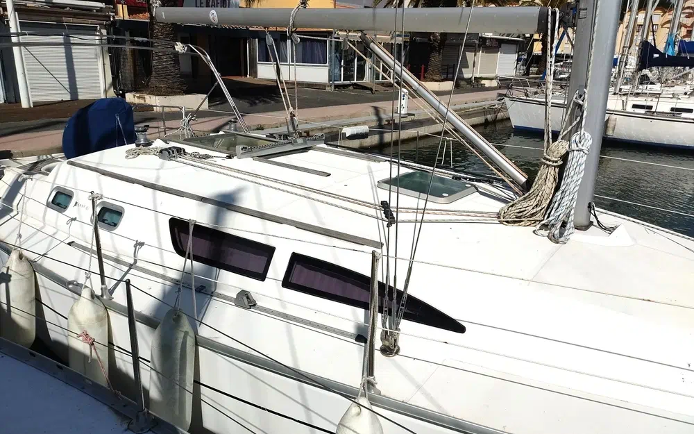 slider 8 Jeanneau Sun Odyssey 37