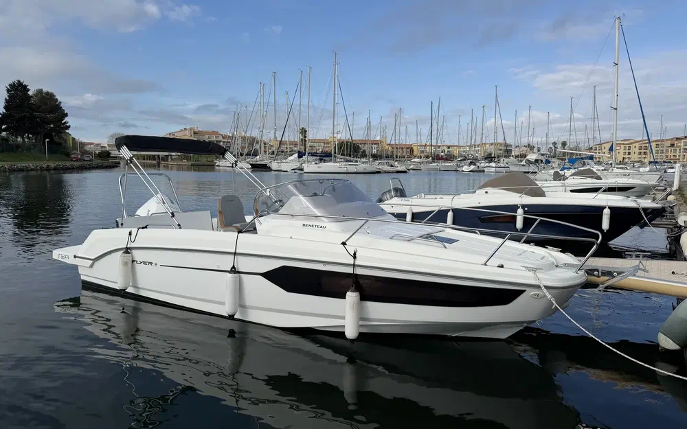 slider 1 Beneteau Flyer 8 SUNdeck V2