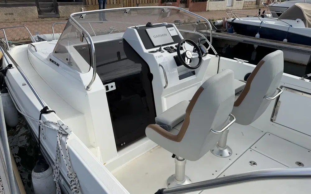 slider 3 Beneteau Flyer 8 SUNdeck V2