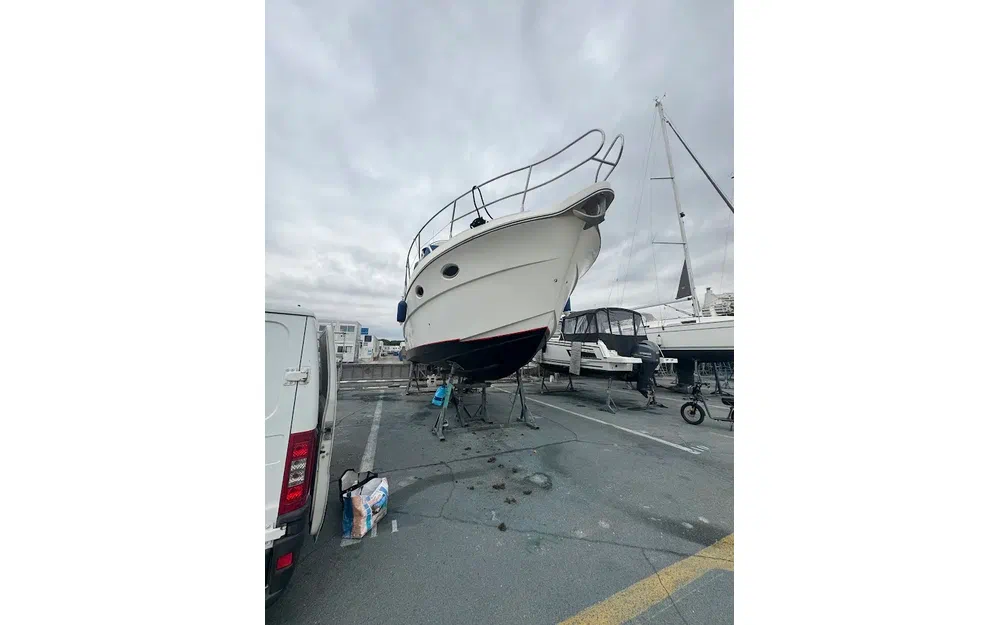 slider 16 Rodman 38 Fly