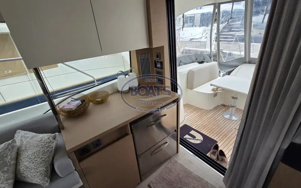 slider 9 Jeanneau Prestige 420 Fly