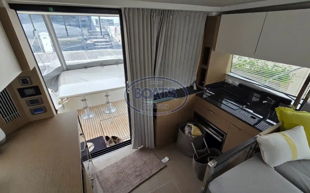 slider 10 Jeanneau Prestige 420 Fly