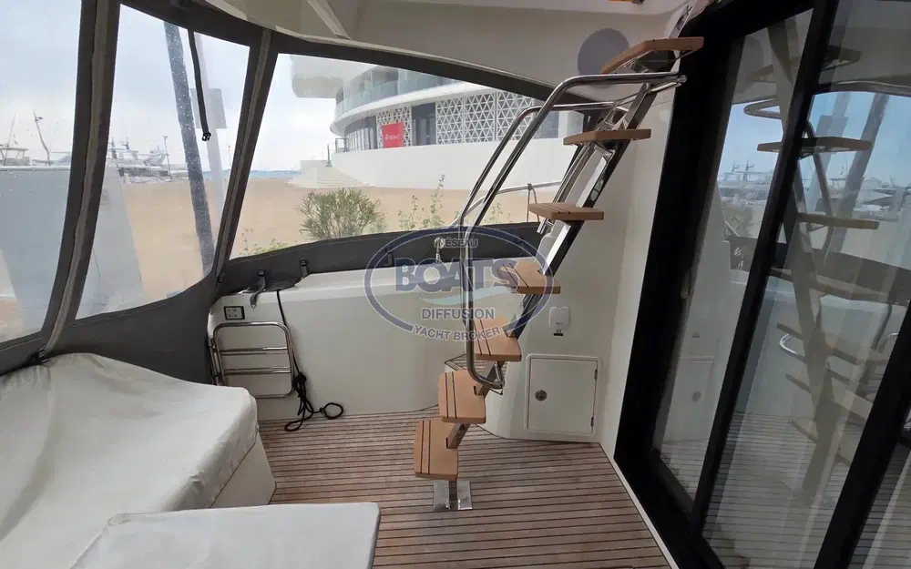 slider 1 Jeanneau Prestige 420 Fly