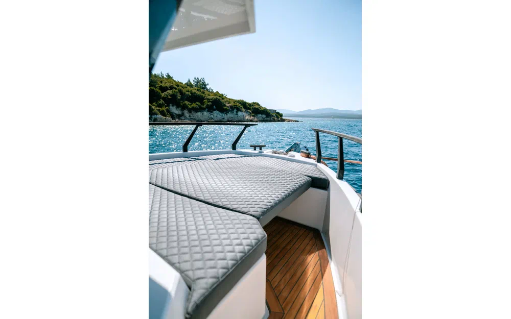 slider 3 Jeanneau WESTHAN WST850