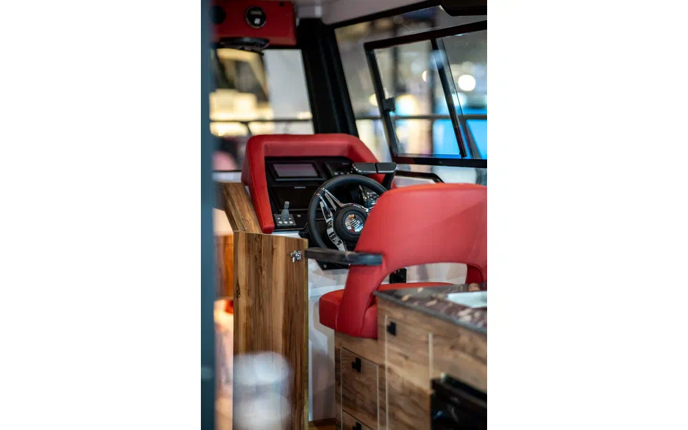 slider 7 Jeanneau WESTHAN WST850