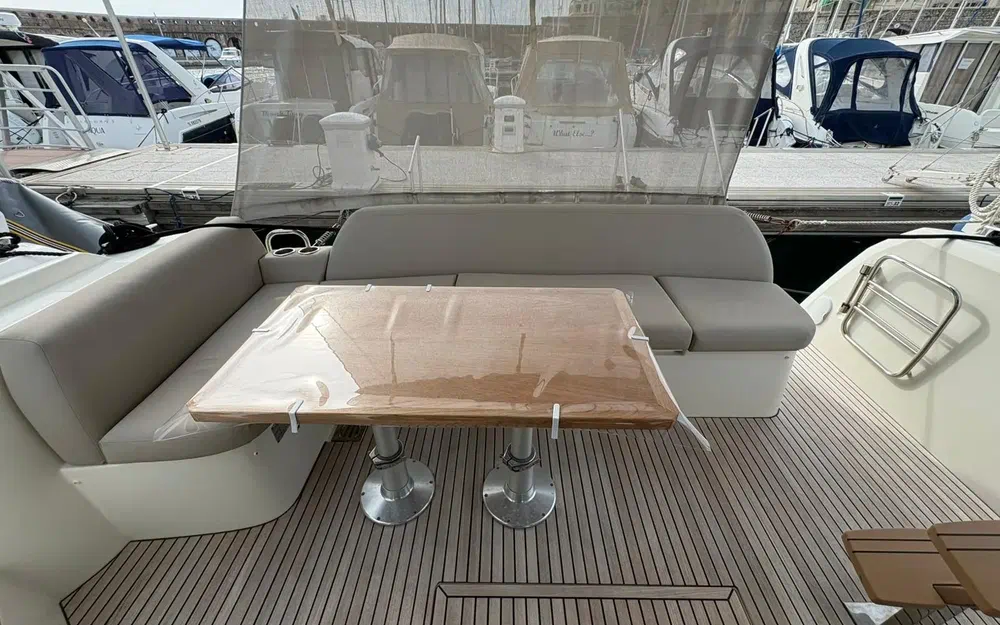slider 9 Prestige Yachts 420 Fly
