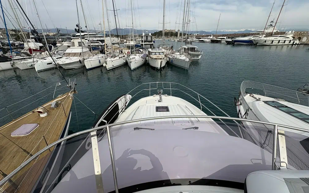 slider 11 Prestige Yachts 420 Fly